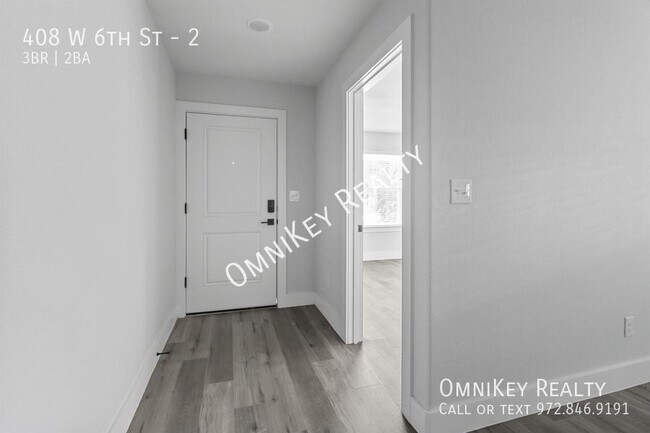 Photo - 408 W 6th St Unit 2