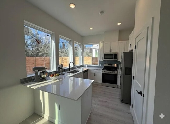 Photo - Room in Apartment on Riverside Farms Rd