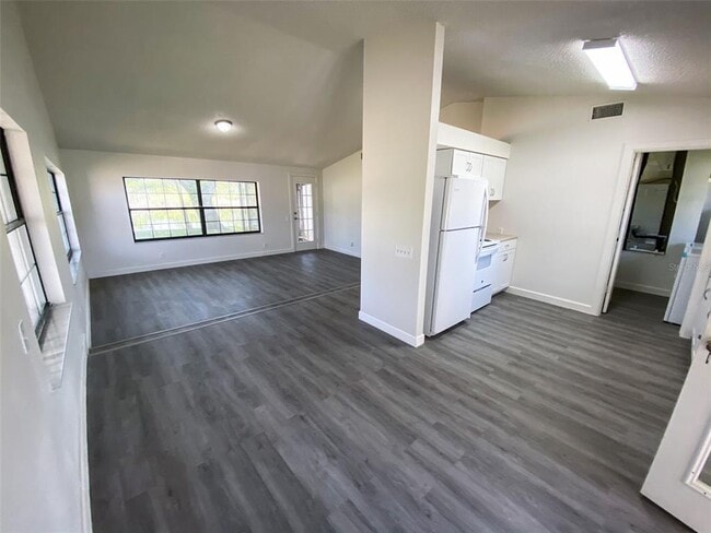 Photo - 28046 Lois Dr