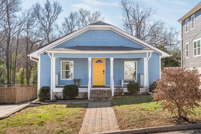 Building Photo - Gorgeous Home Near Downtown Durham!