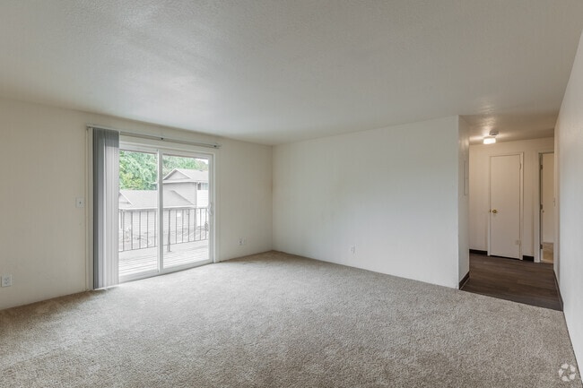 3BR, 1BA - 1,130SF - Living Room - Fox Pointe