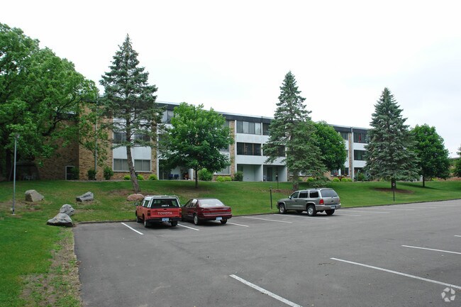 Photo - Woodland Apartments