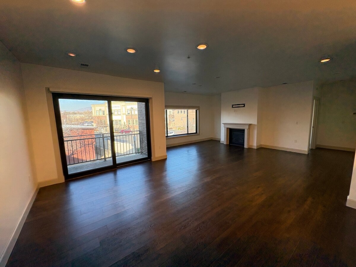 Photo - 2240 E Laney Ave Unit 301