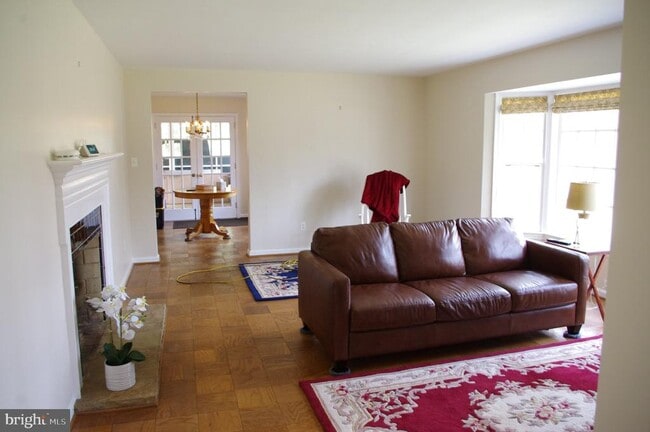 9001 Glenbrook Rd