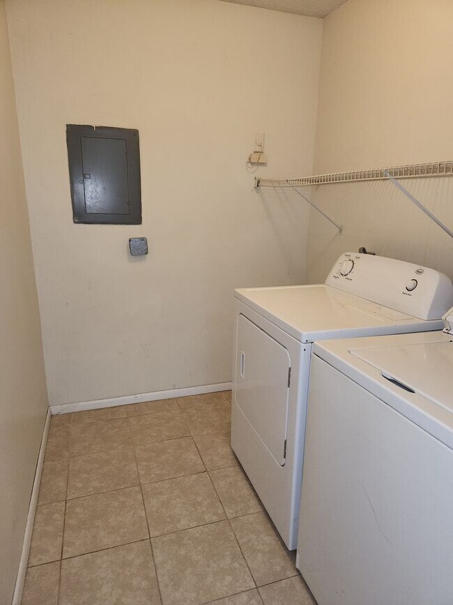 Photo - Sweet 2nd Story Condo - NEWPOINTE CONDO