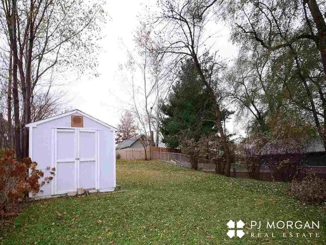 Photo - 6031 Pine St