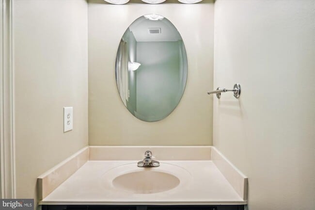 Photo - 1293 Quaker Hill Dr