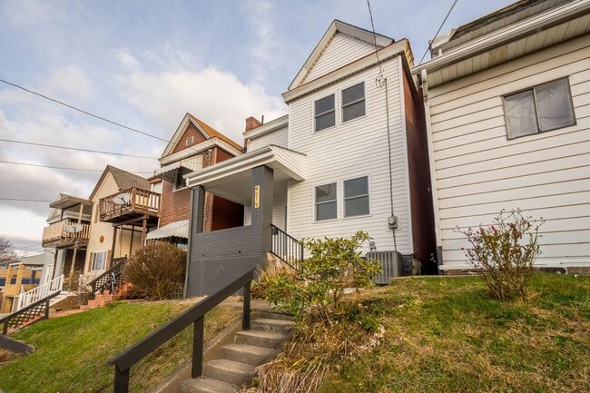 Photo - READY FOR MOVE IN! STUNNING 4-bedroom in Greenfield!