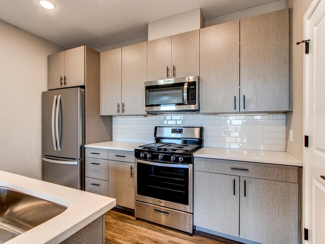 Building Photo - 2729 W 28th Ave Unit 415
