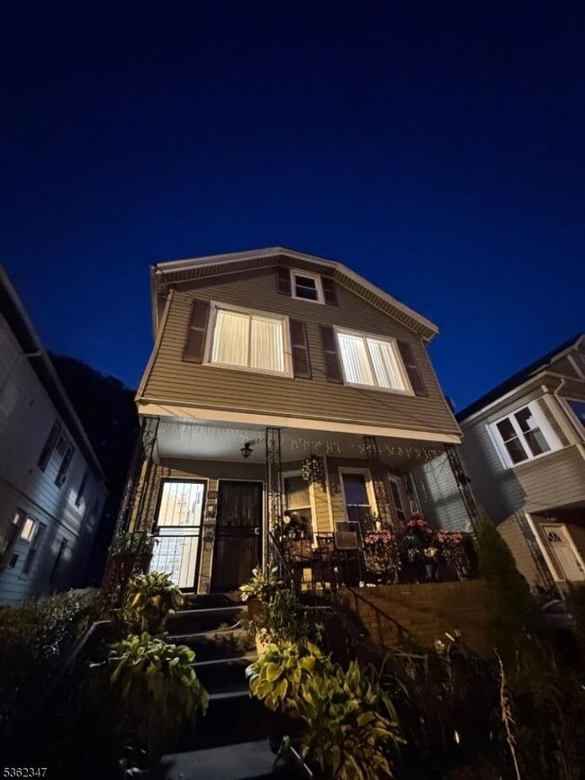 Photo - 388 E 9th Ave Unit 2