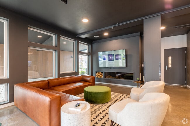 Lobby/Lounge - The Flats at Chase