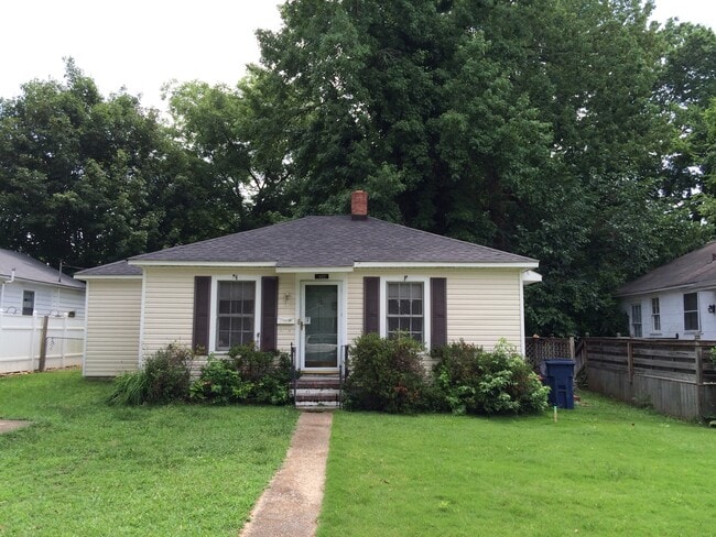 Building Photo - 823 Lockwood Ave