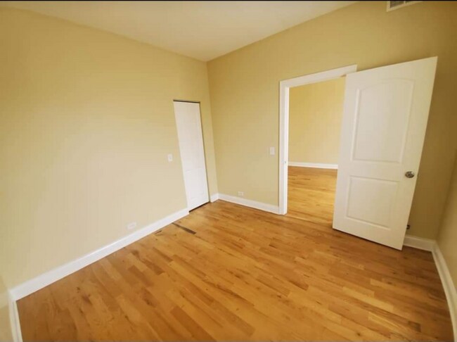 Photo - 6507 S Ingleside Ave Unit 3