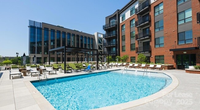 Building Photo - 1711 Commonwealth Ave Unit S1