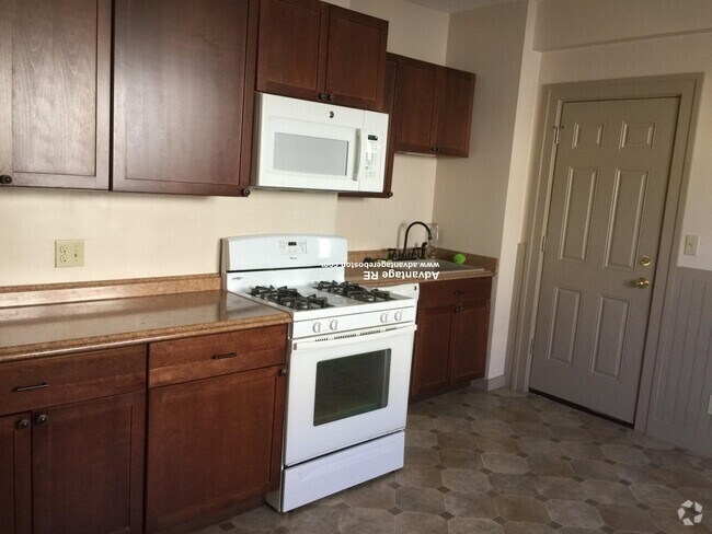 Building Photo - 15 Harding St Unit 1 Rental