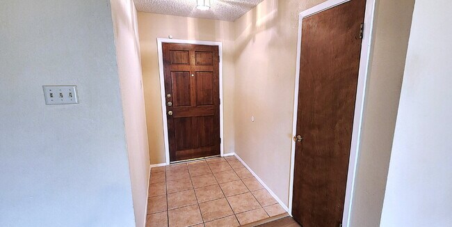 Beautifully updated 3/2/2 in the Meadows -Modern Updates & Flexible Living Space!