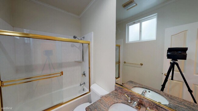 Photo - 1 br, 1 bath House - 449 30th Ave Private ...