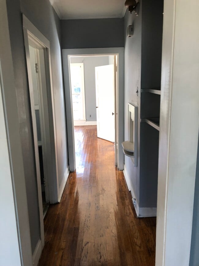 Photo - 2906 Regent St