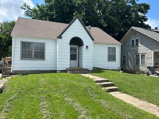 Photo - 1307 Merchant St House