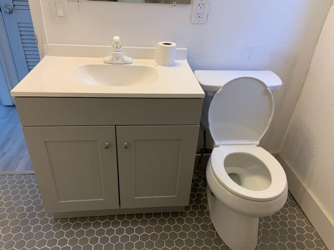 Photo - 1664 Drew St Unit 1664