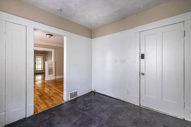 Photo - 12401 Parkhill Ave
