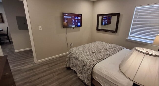 Photo - 205 Stone St NW