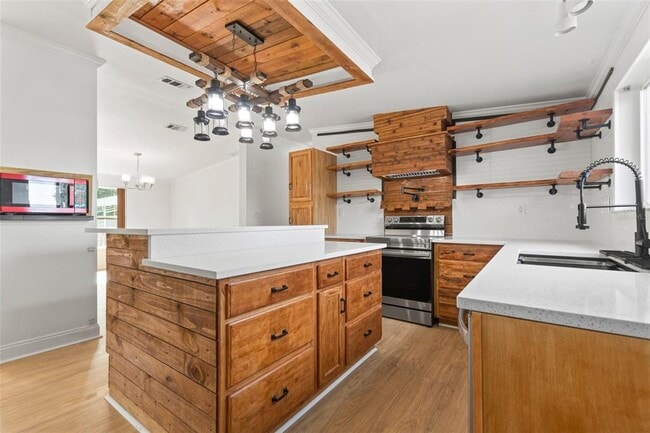 Photo - 25075 Huston St