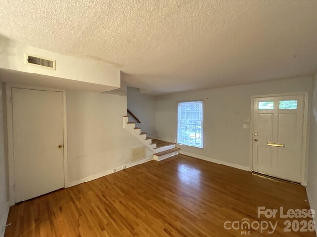 Photo - 926 Hollywood St