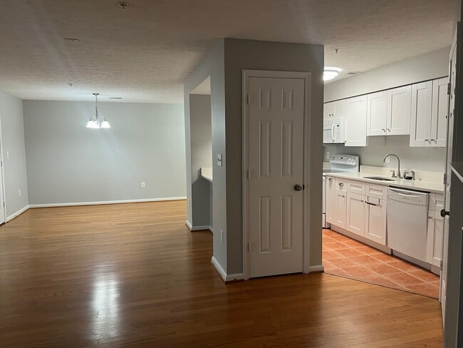 Photo - 3704 Excalibur Ct Unit 204