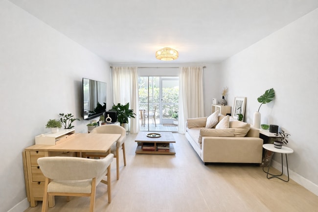 Photo - 441 SE 10th St Unit D105