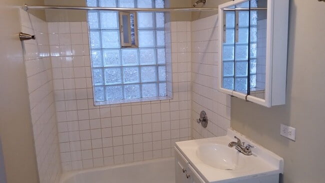 Photo - 6943 S Indiana Ave Unit 2
