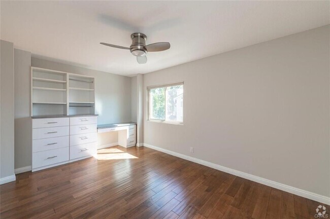 Building Photo - 449 E Yale Loop Unit 36 Rental