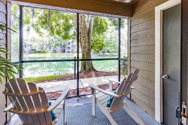 2 BR, 2 BA - 1,020SF