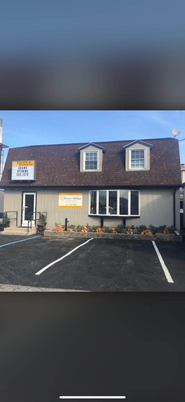 Front of building - 2727 N 5th Street Hwy Unit 2d floor