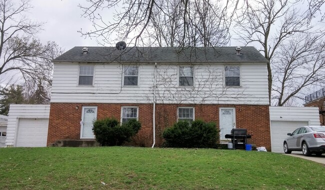 Building Photo - Amazing Location - Available August 1st