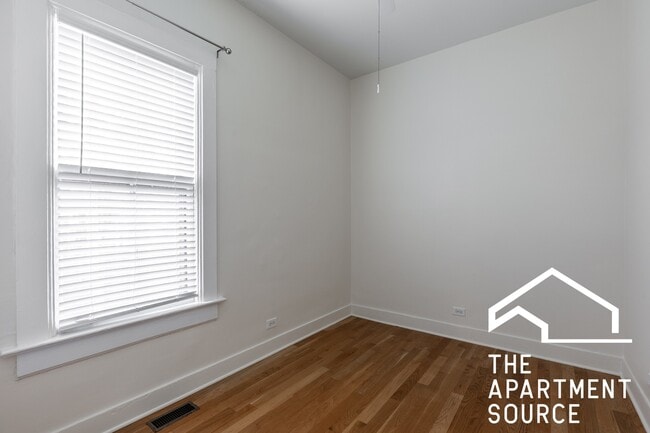 Photo - 4410 N Greenview Ave Unidad CH