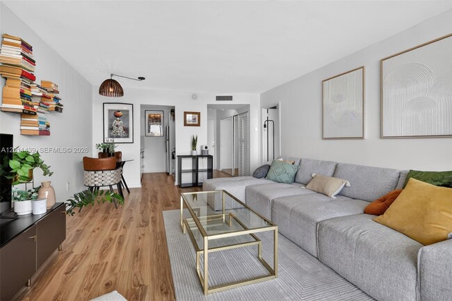 Photo - 2350 NE 135th St Unit 901