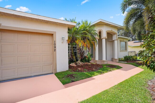 Photo - 1092 SW Majorca Ave