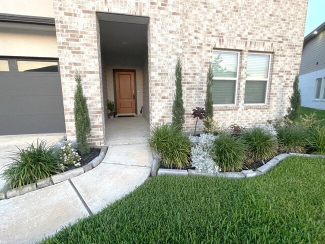 Photo - 8043 House bank Ln