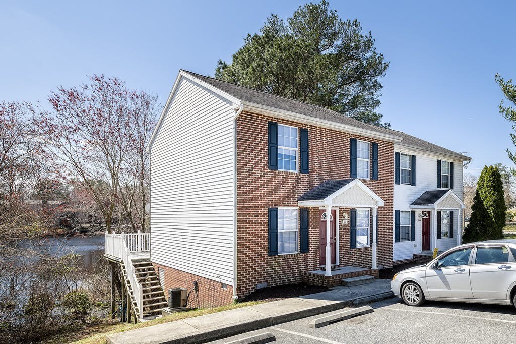 Primary Photo - Cedar Crossing Apartments