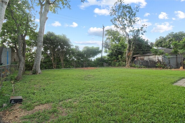 Photo - 15423 Campden Hill Rd