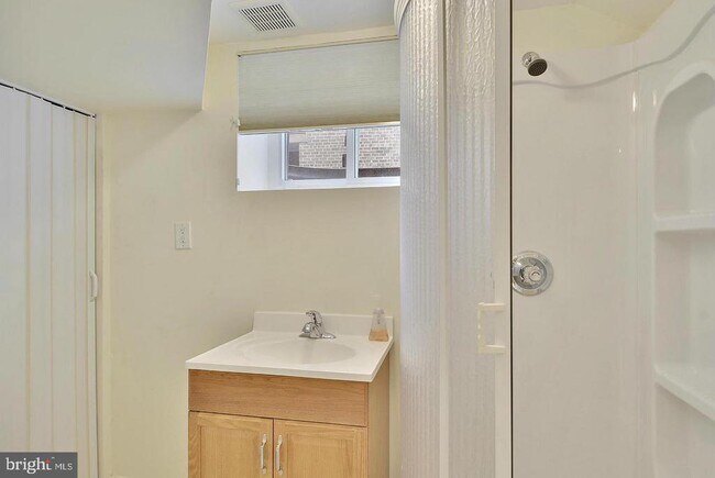 Photo - 717 Hillsboro Dr