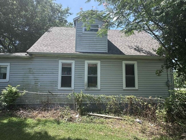 Photo - 3912 Beachwood Ave