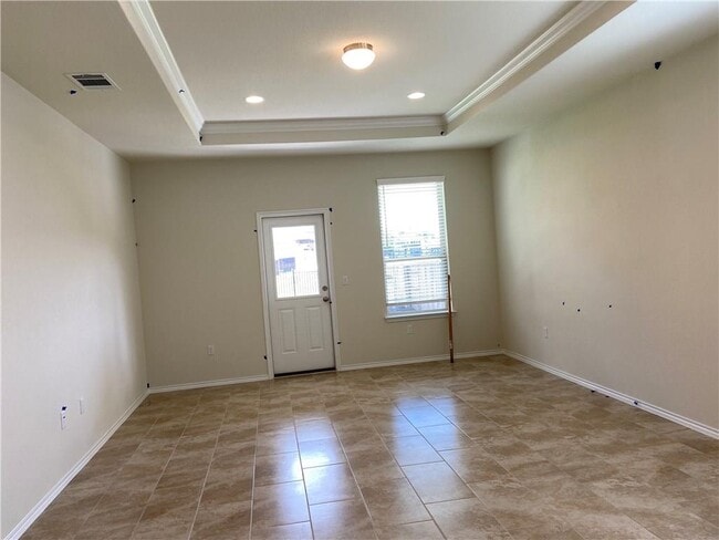 Photo - 615 Saturnia Dr