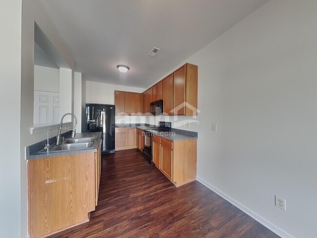 Photo - 1026 Skillbeck Rd