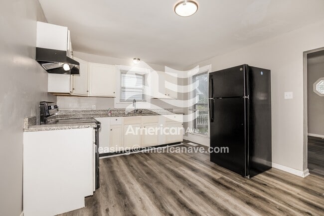 Photo - 417 W 6th St