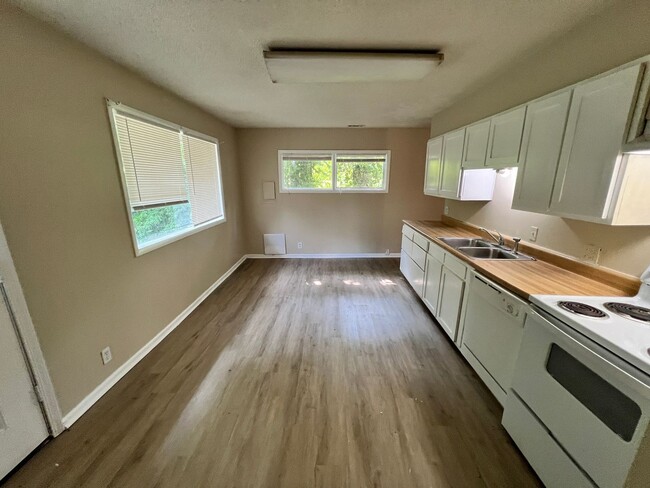 Photo - 7601 Ruskin Way