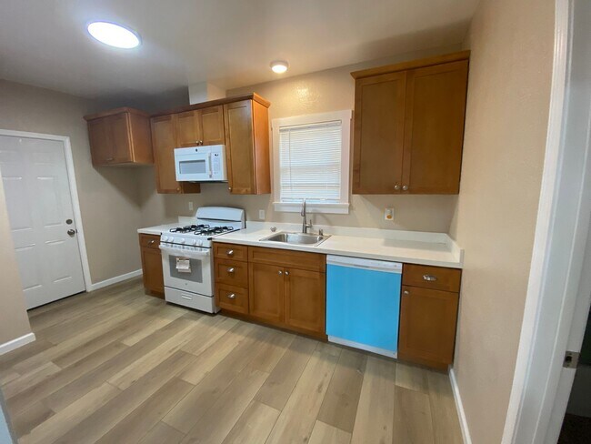 Photo - F01915 Unit B