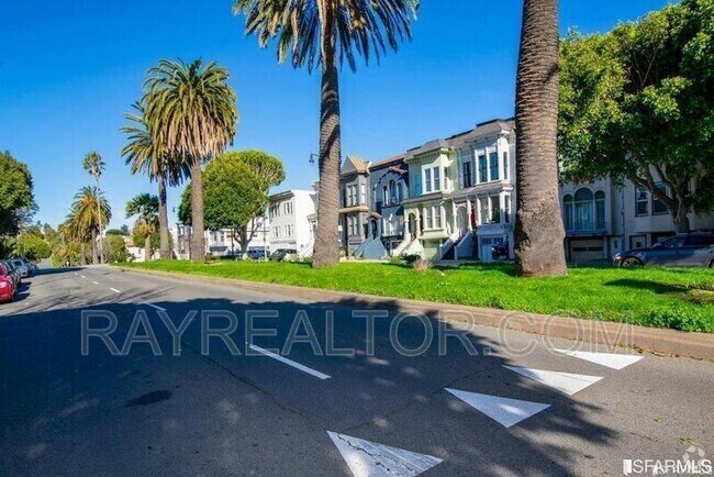Building Photo - 1544 Dolores St Unit #W Rental