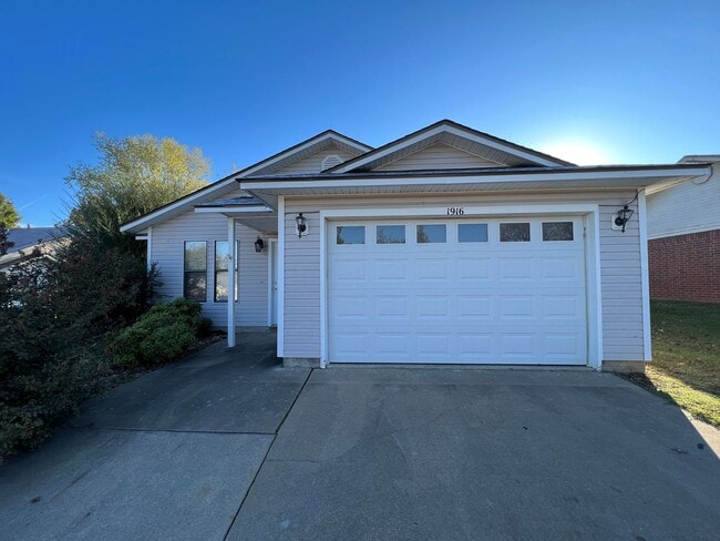 Building Photo - 3 Bed 2 Bath House with 2 Car Garage, Includes Refrigerator